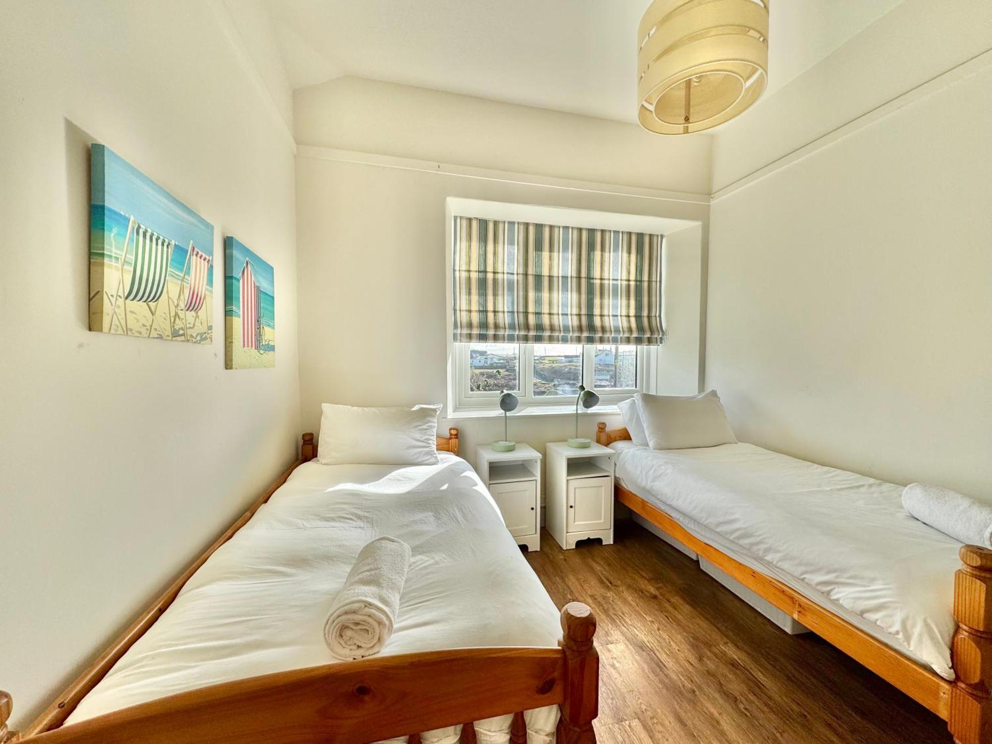 The Crest- 4 Bed Sea View -trearddur Bay Vakantiehuis
