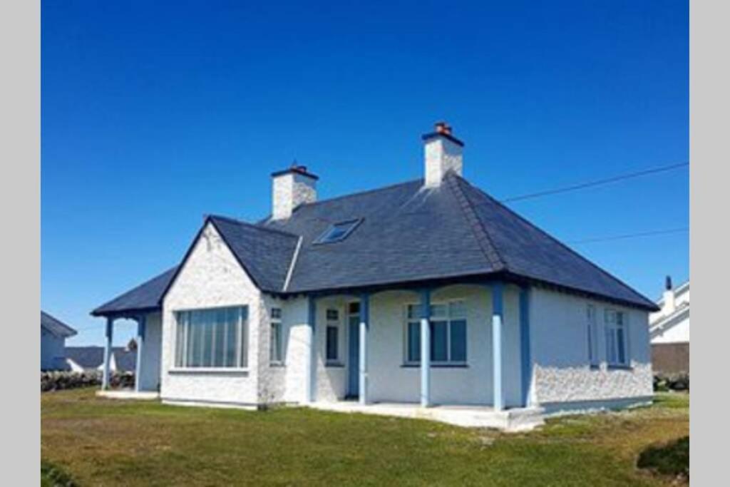 Holiday home The Crest- 4 Bed Sea View -trearddur Bay *