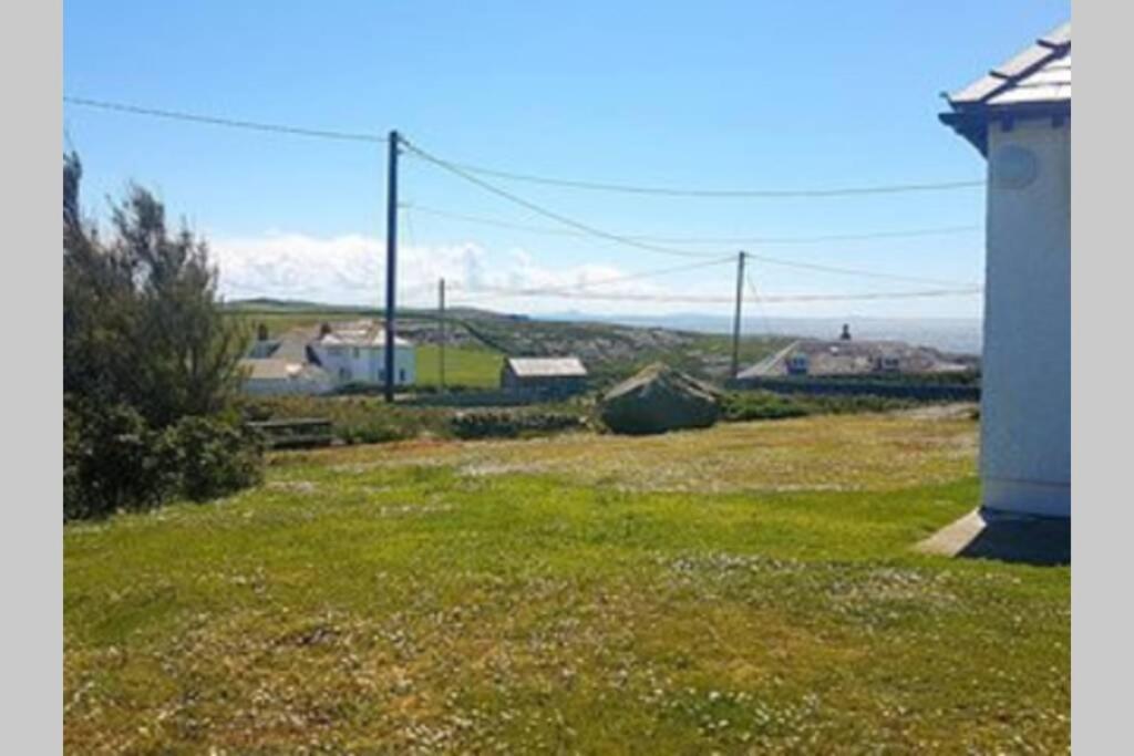 The Crest- 4 Bed Sea View -trearddur Bay *