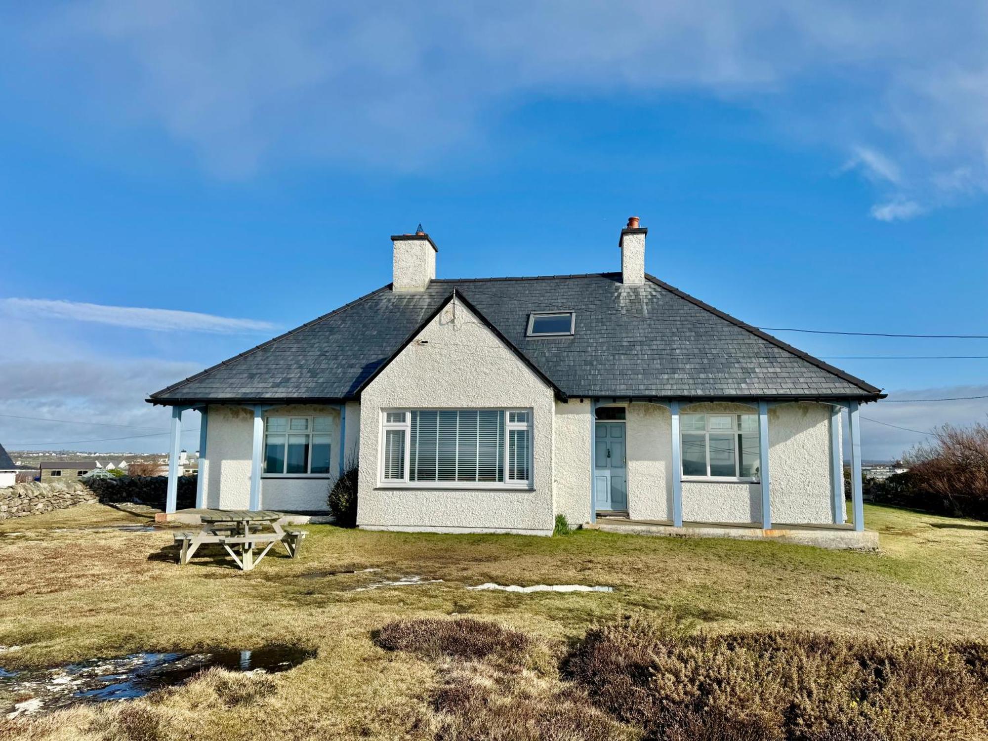The Crest- 4 Bed Sea View -trearddur Bay * Trearddur
