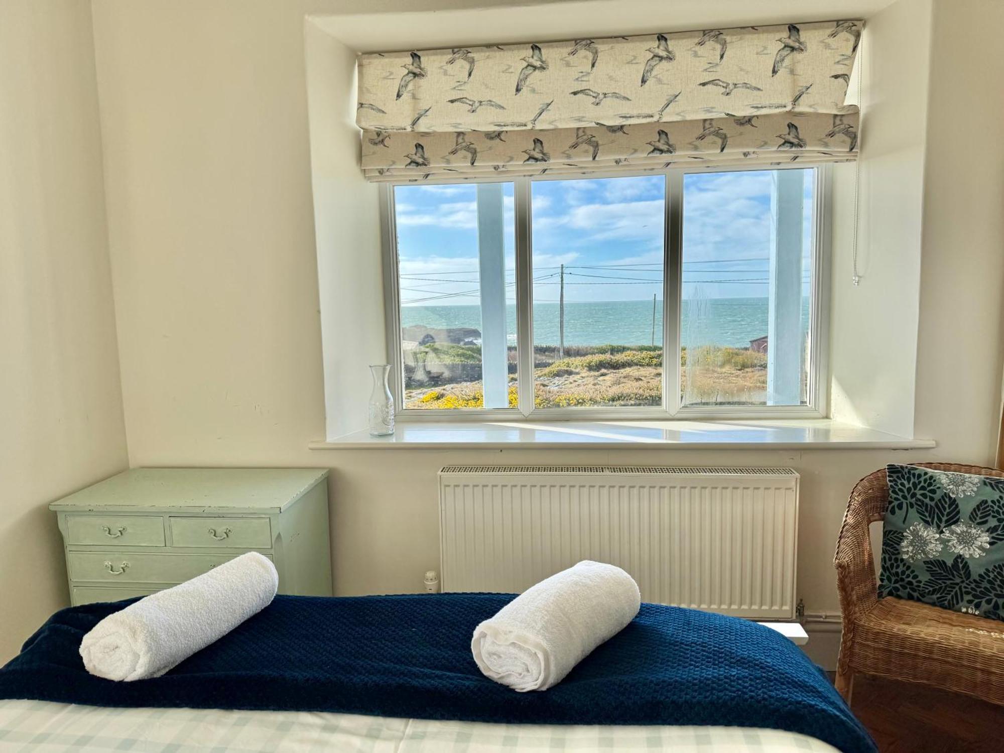 The Crest- 4 Bed Sea View -trearddur Bay