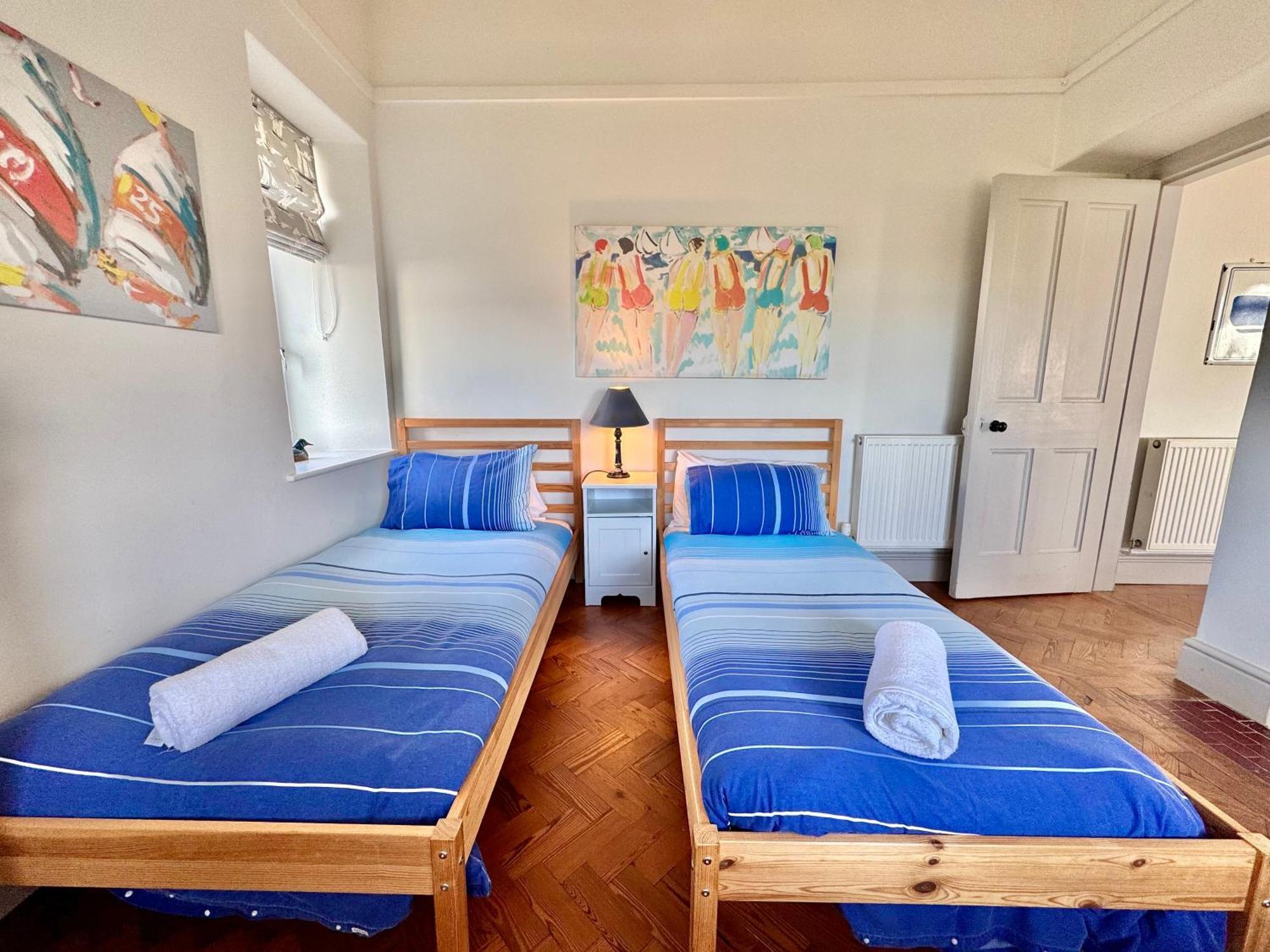Holiday home The Crest- 4 Bed Sea View -trearddur Bay
