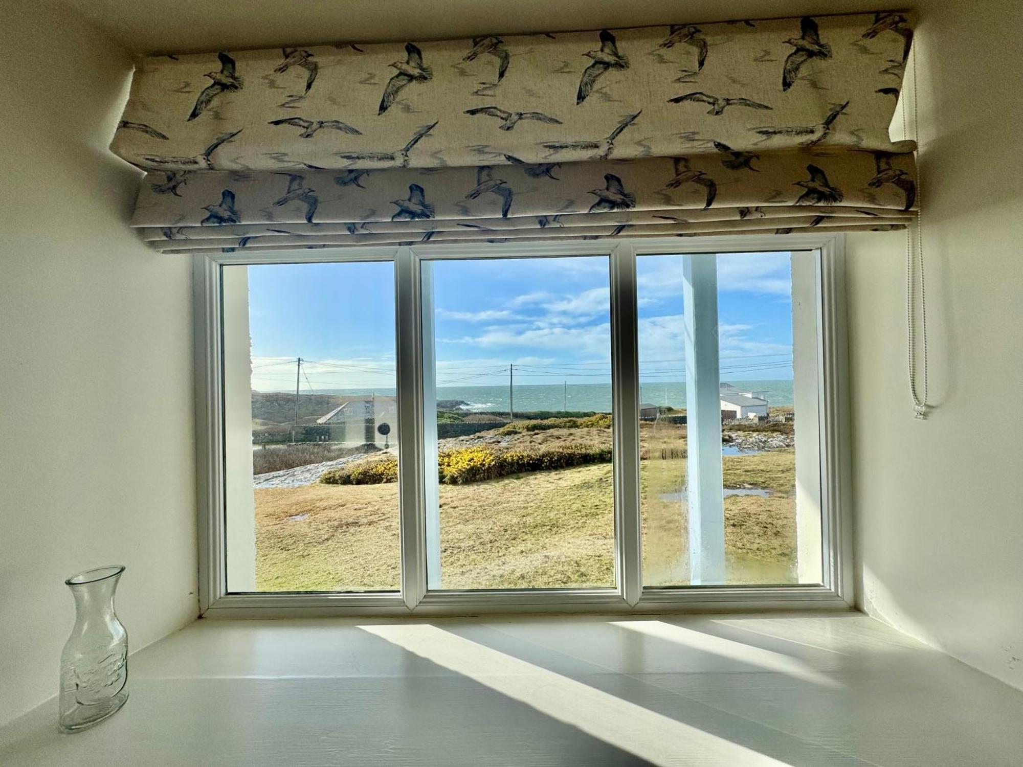 The Crest- 4 Bed Sea View -trearddur Bay Holiday home *
