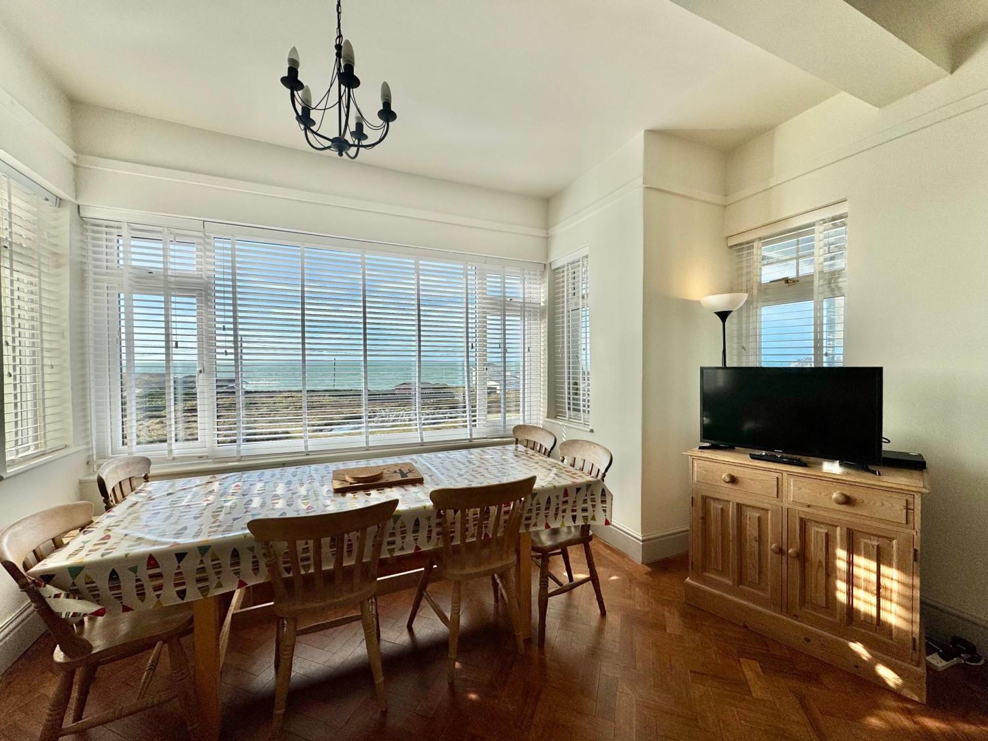The Crest- 4 Bed Sea View -trearddur Bay Holiday home Trearddur