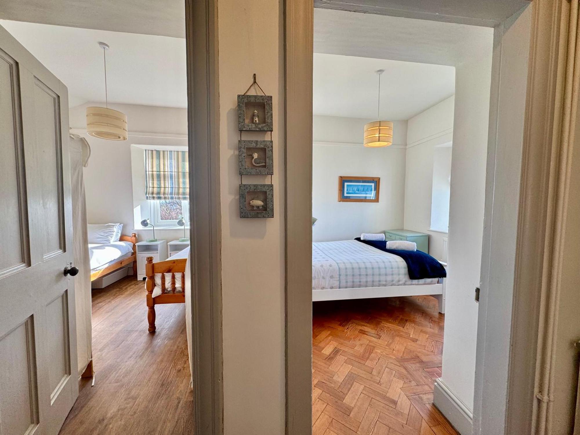The Crest- 4 Bed Sea View -trearddur Bay *