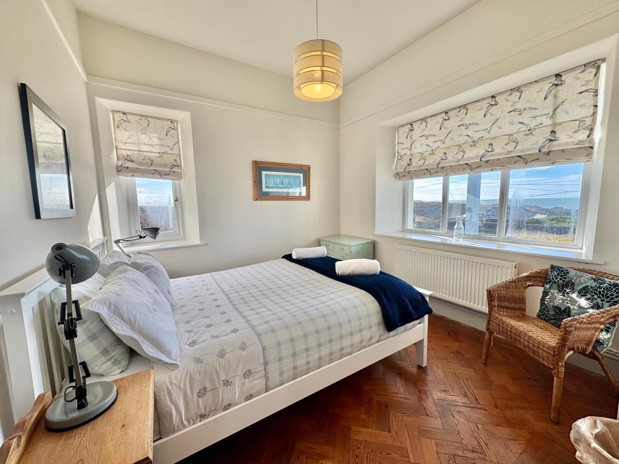 The Crest- 4 Bed Sea View -trearddur Bay Holiday home *