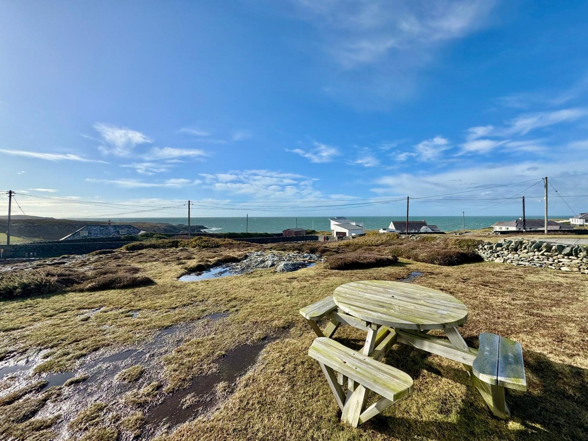 The Crest- 4 Bed Sea View -trearddur Bay Holiday home Trearddur